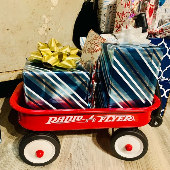 Classic Radio Flyer Toy Wagon - Picture 2 of 11